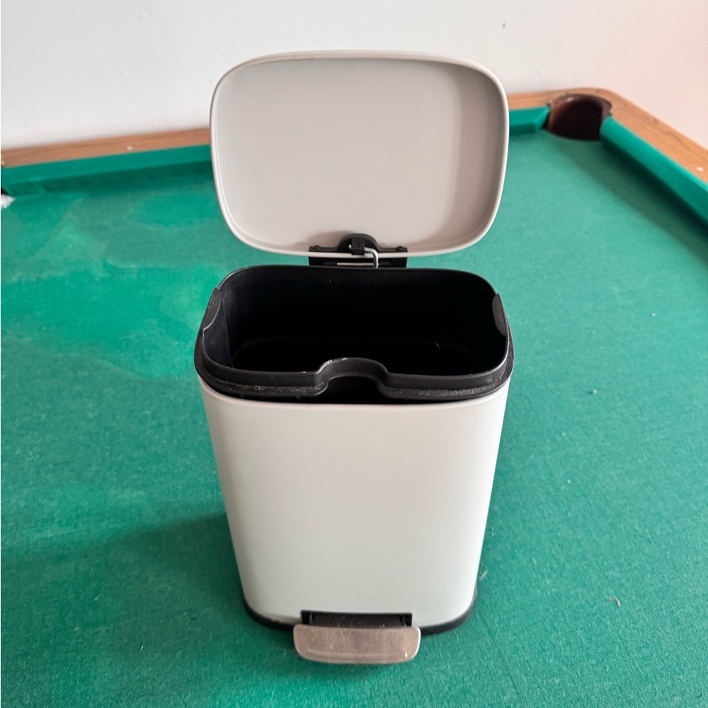 Small Foot Pedal Trashcan